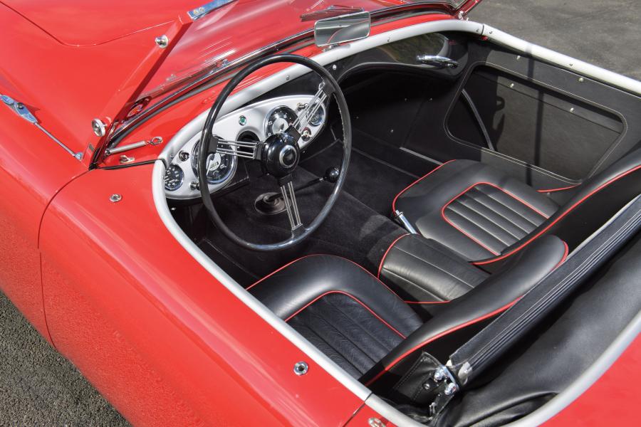 Интерьер Austin-Healey 100-4 (BN2) 1955 года  (фото 25 из 39)
